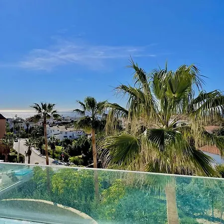 Apartment Santa Barbara Heights - Heated Pool, Gym, Bbq.