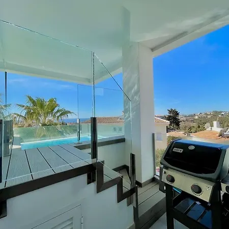 Apartment Santa Barbara Heights - Heated Pool, Gym, Bbq. *