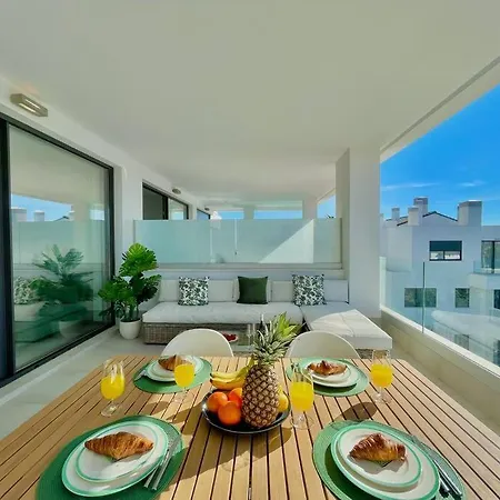 Santa Barbara Heights - Heated Pool, Gym, Bbq. * Malaga