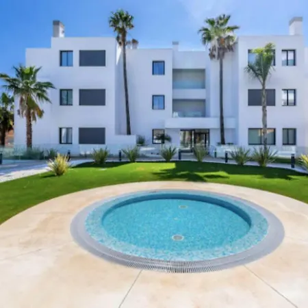 Apartment Santa Barbara Heights - Heated Pool, Gym, Bbq. *